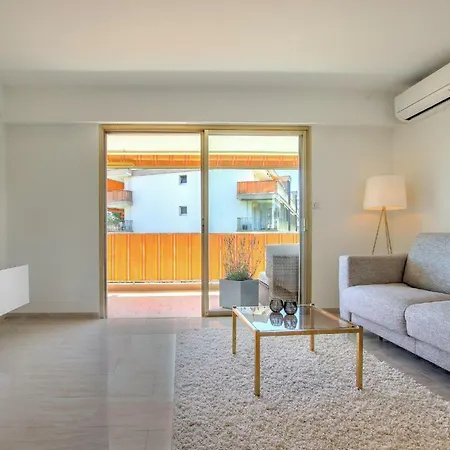 High Standard Br Design Flat For Family Ppl Swimming Pool Free Parking Big Balcony *