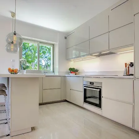 Apartman High Standard Br Design Flat For Family Ppl Swimming Pool Free Parking Big Balcony