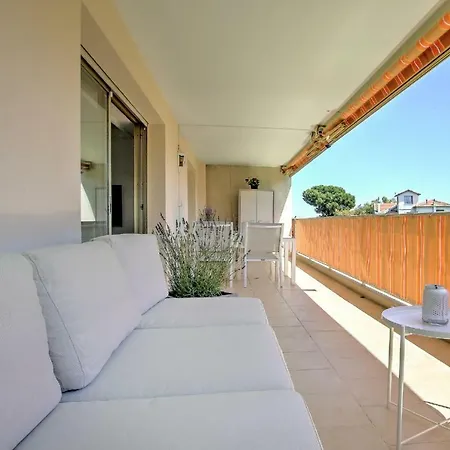 High Standard Br Design Flat For Family Ppl Swimming Pool Free Parking Big Balcony *